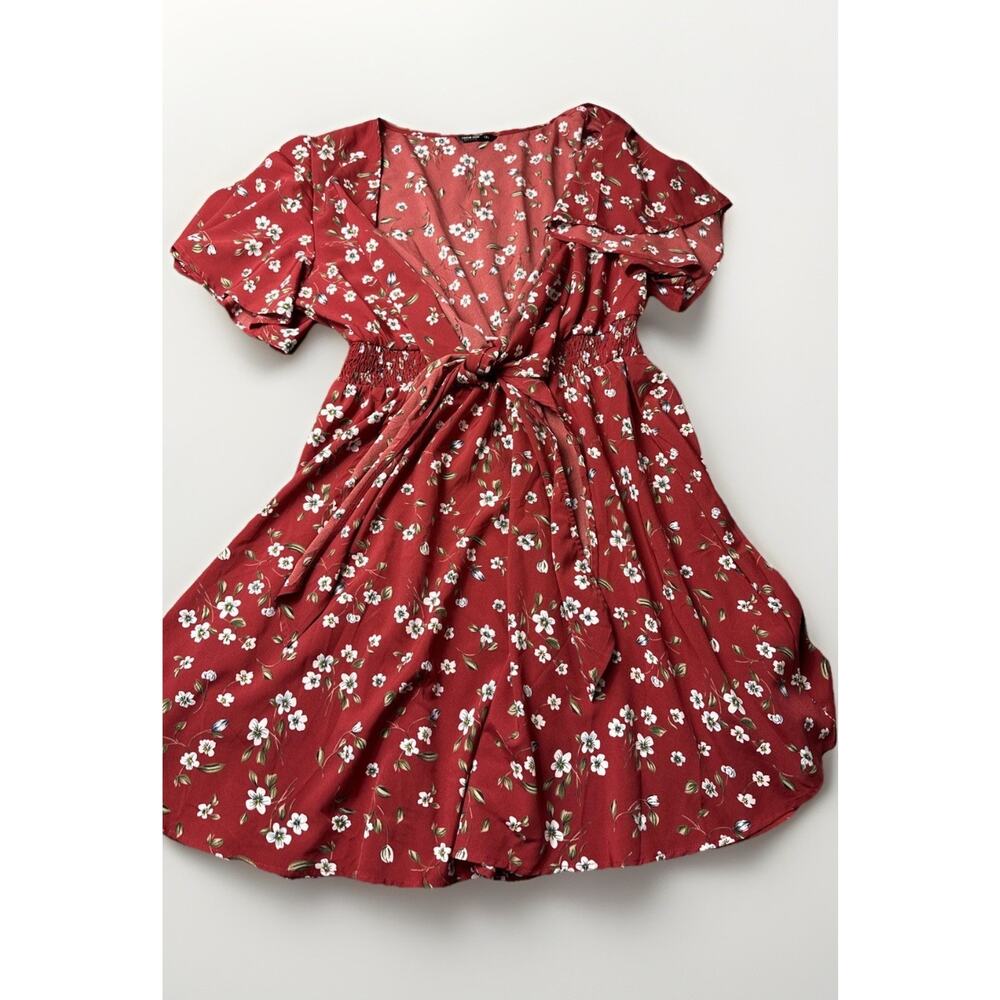 Shein Women's Curve Floral Dress Size 1xL Short Sleeve V Neck